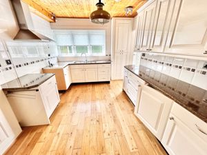 Photo 19- click for photo gallery